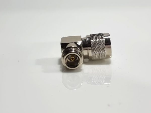 Pasternack PE9086 Right Angle Adaptor - Image 2