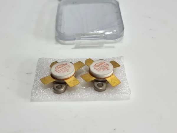 Toshiba 2SC2879 RF Power Transistors