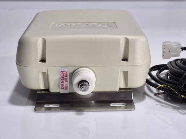 Icom AH-4 HF Automatic Antenna Tuner - Image 3