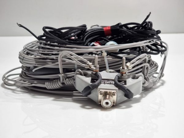 Alpha Delta DX-CC Parallel Dipole Antenna.